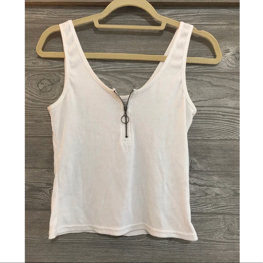 tank top with zip design